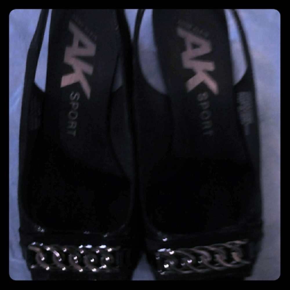 Woman shoes brand nwot!